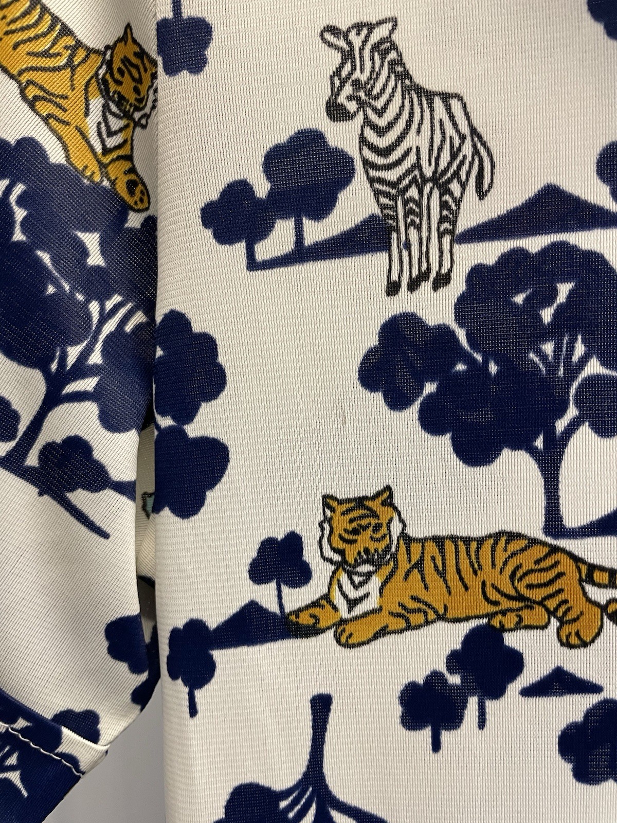 VTG 70s Animal Safari Motif Daggar Collar Short Sleeve Button Up Shirt Women’s M