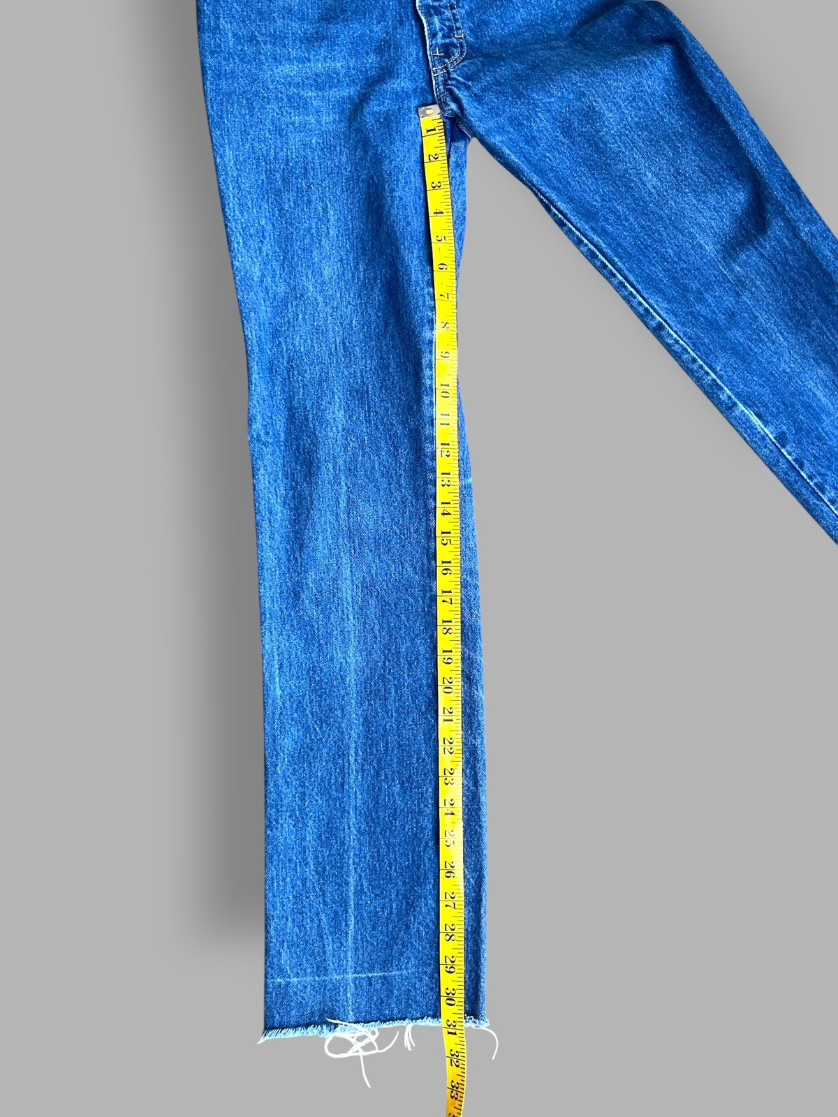 Vintage Calvin Klein High Waist Jeans Raw Hem Straight Leg Women’s Y2K 29”x32”