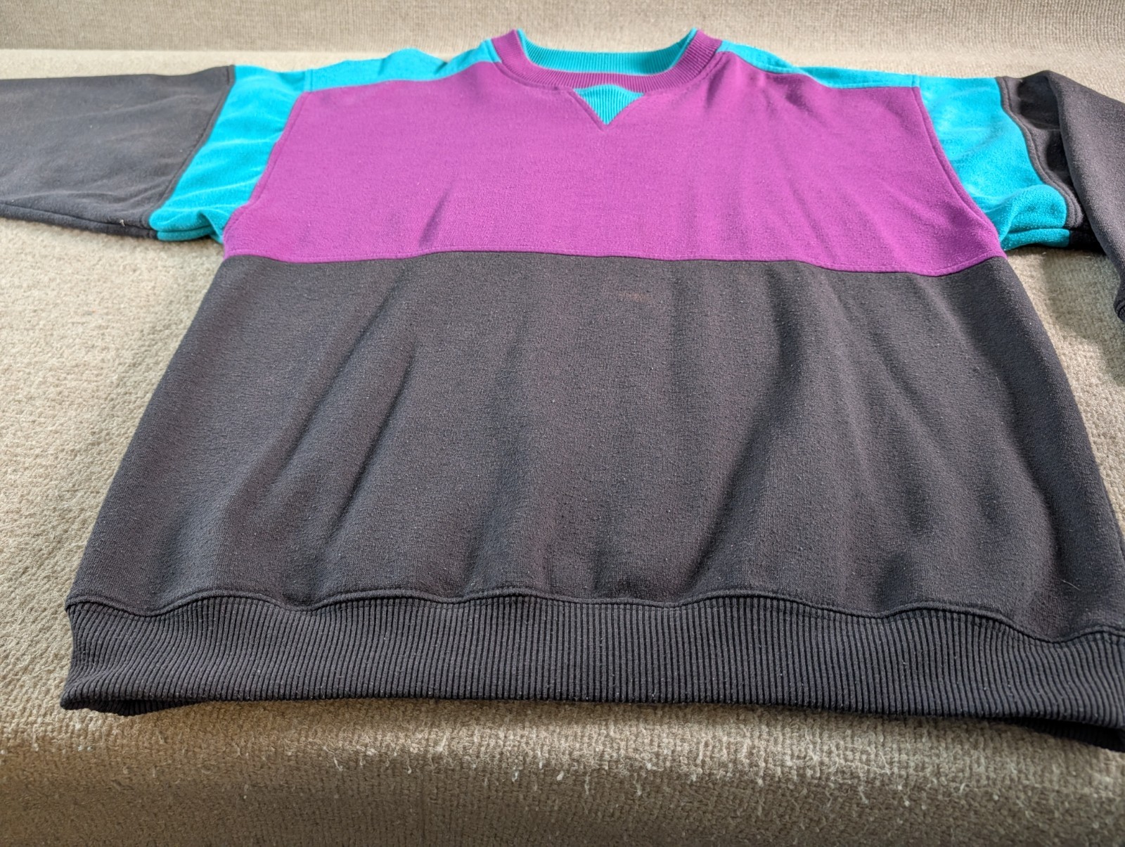 VTG Jordache International Sport Pullover Sweater Large? Black Purple Colorblock