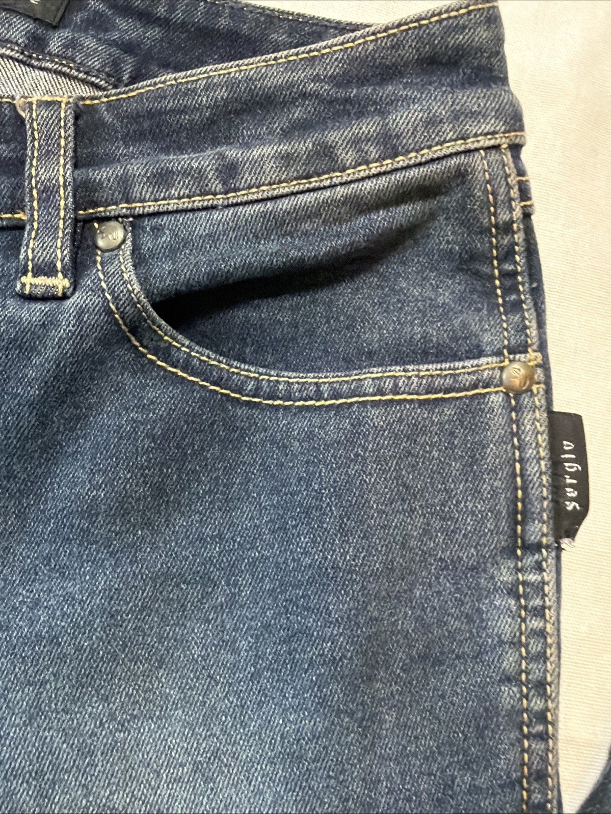 VTG Sergio Valente Jeans 70s 80s Designer Denim Bull Head Patch Pocket Art Sz 26