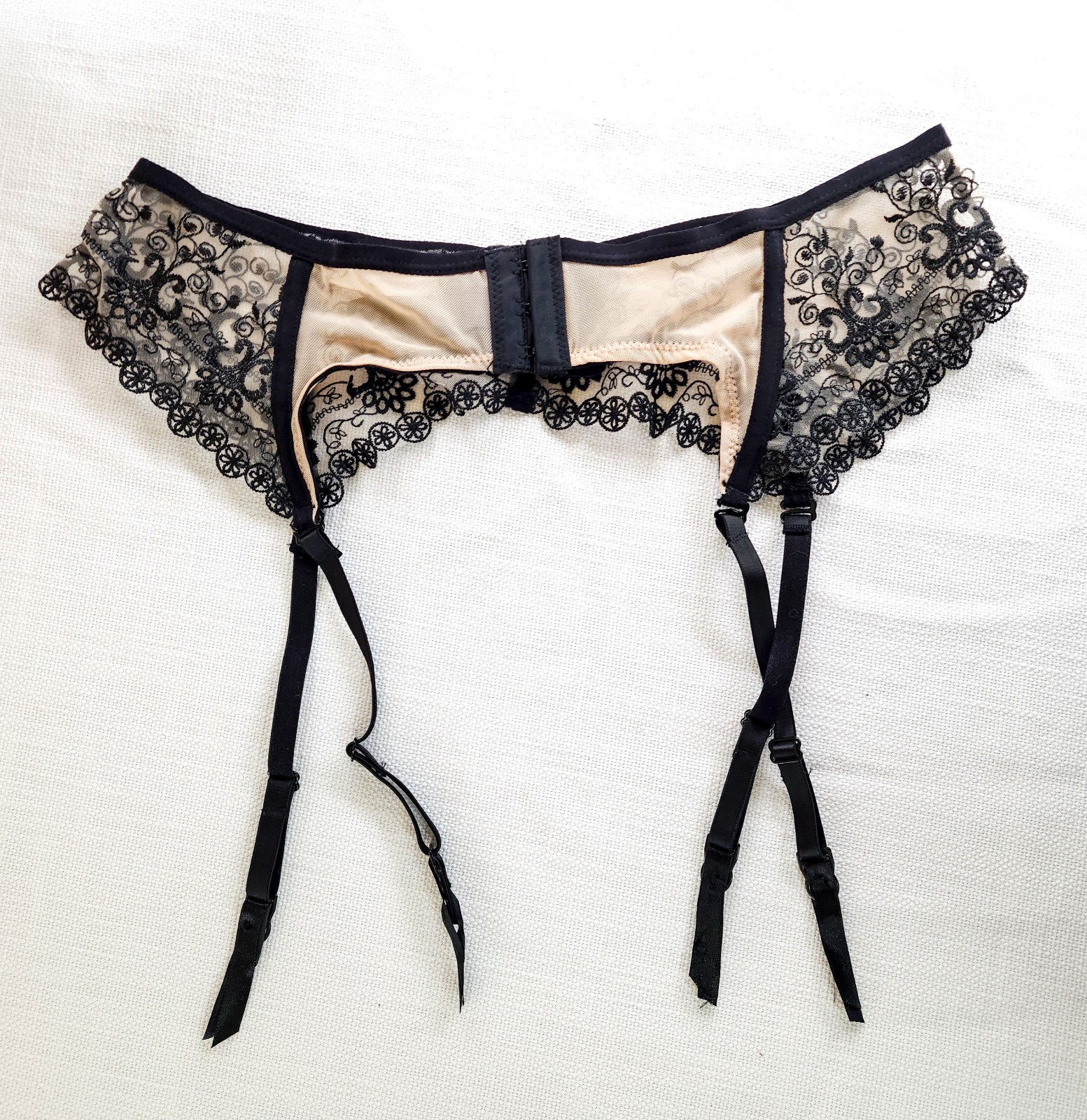 Vtg Fredricks of Hollywood Garter Belt L Black Lace 4 Strap Whimsy Goth Fairy