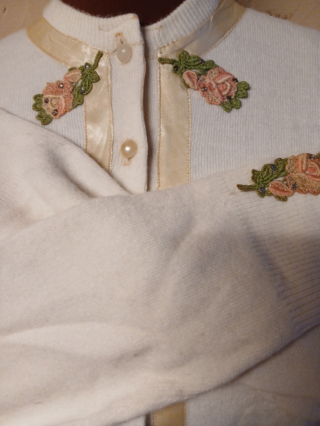 Vtg 50s Angora Ivory Wool Floral Sweater satin floral appliques Lovely!