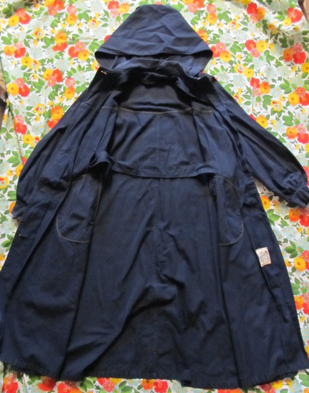 Antique 1910’s Ruf-sail Sherbrooke navy blue raincoat w/clear celluloid buttons