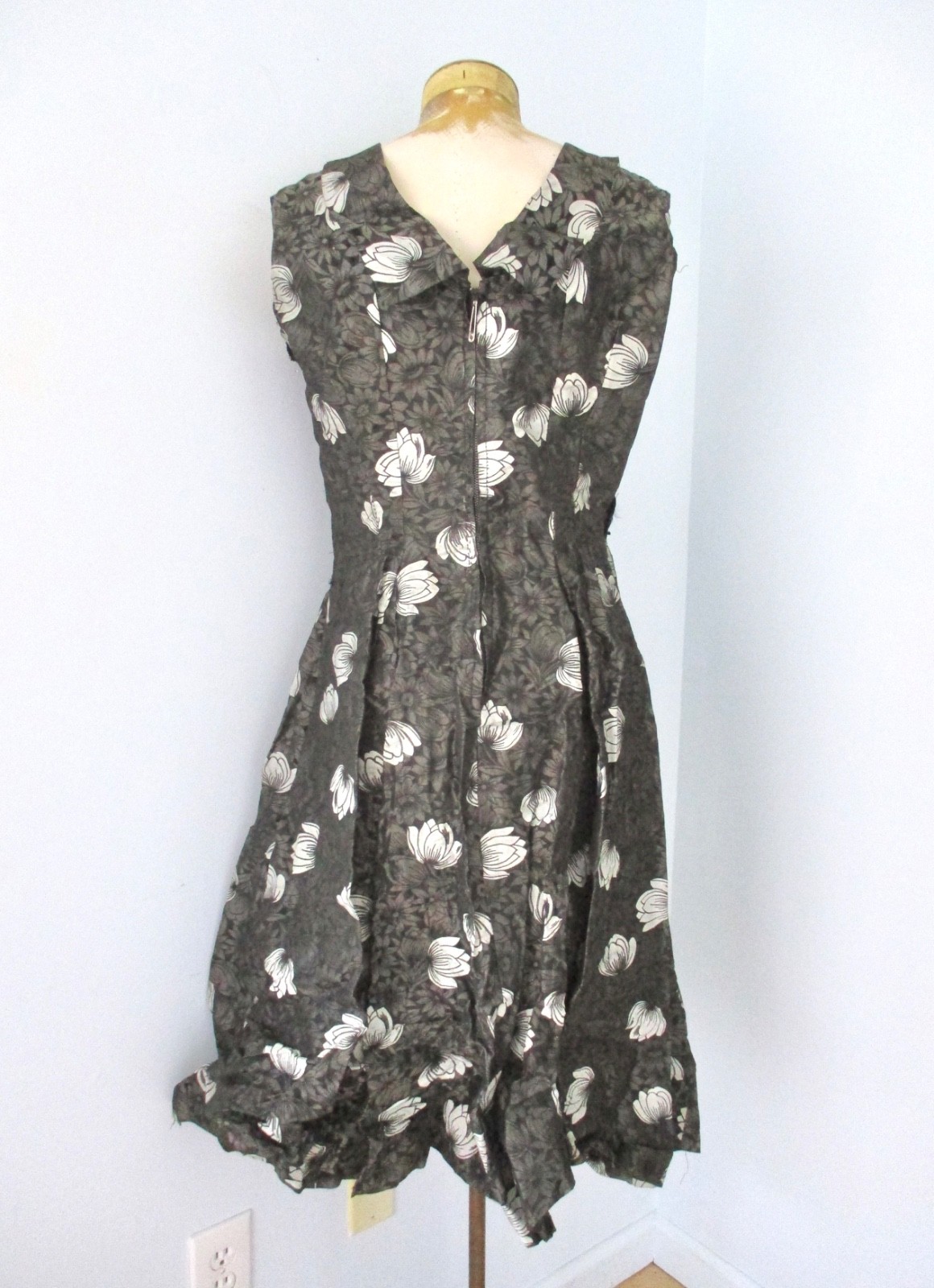 Vtg 50s black gray goth floral stiff taffeta rockabilly VLV dress full skirt M/L