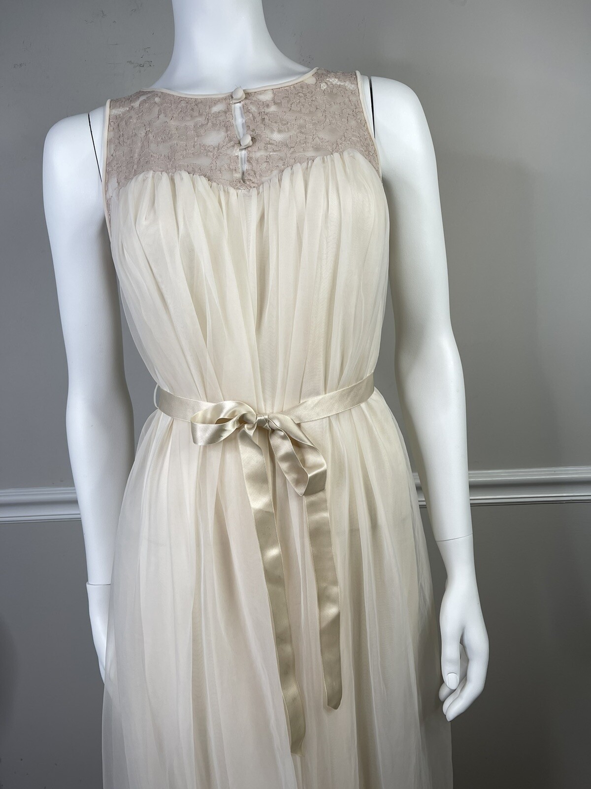 Vintage Komar Nightgown 36” Bust Petite Pale Blush Ivory Lace Chiffon Bow