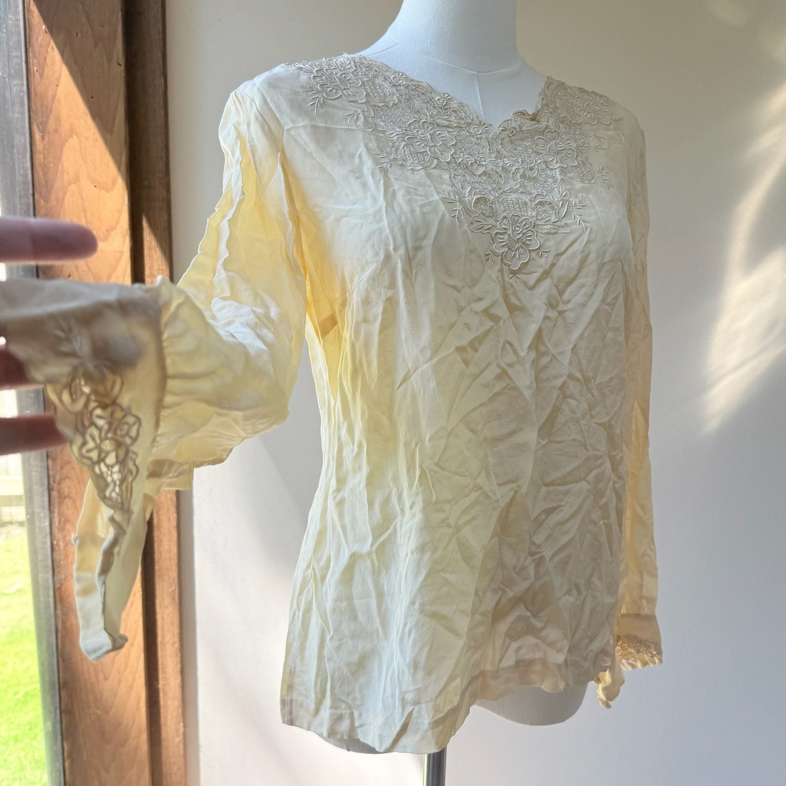 Vintage 100% Silk Hand Embroidered Lace Detail Blouse