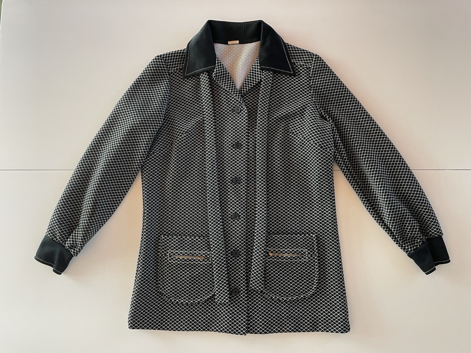 Women’s Vintage 60’s/70’s Small Jacket Shirt with Tie