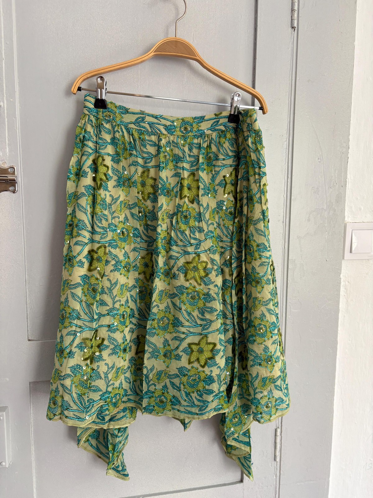 Petite Vintage Etxart & Panno 100% Silk Two Piece, Luxury Set with Sequin Floral