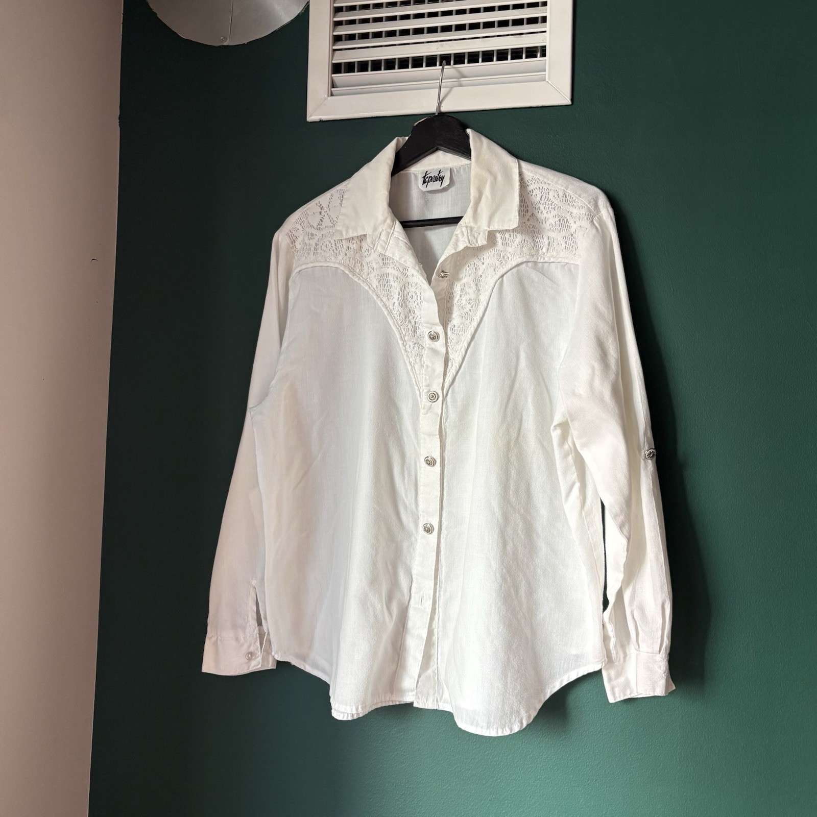 80’s Vintage Victorian Cotton Button Up Large Large Sleeve White Buttons
