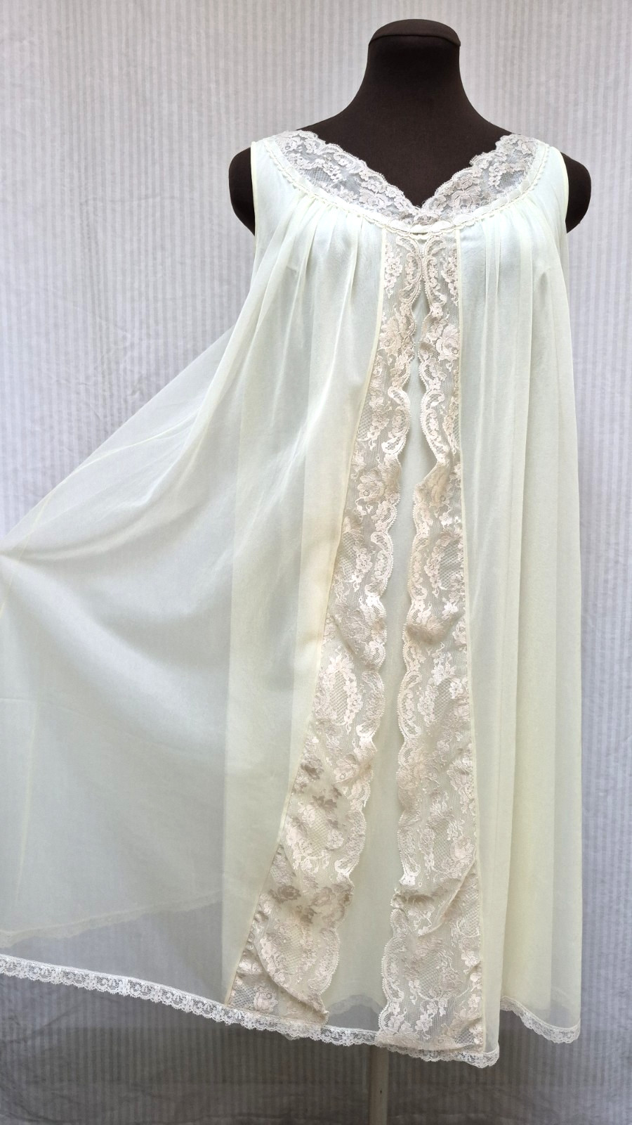 Vintage SHADOWLINE Yellow Nylon Chiffon & Lace Nightgown Nightie – Size M – EUC