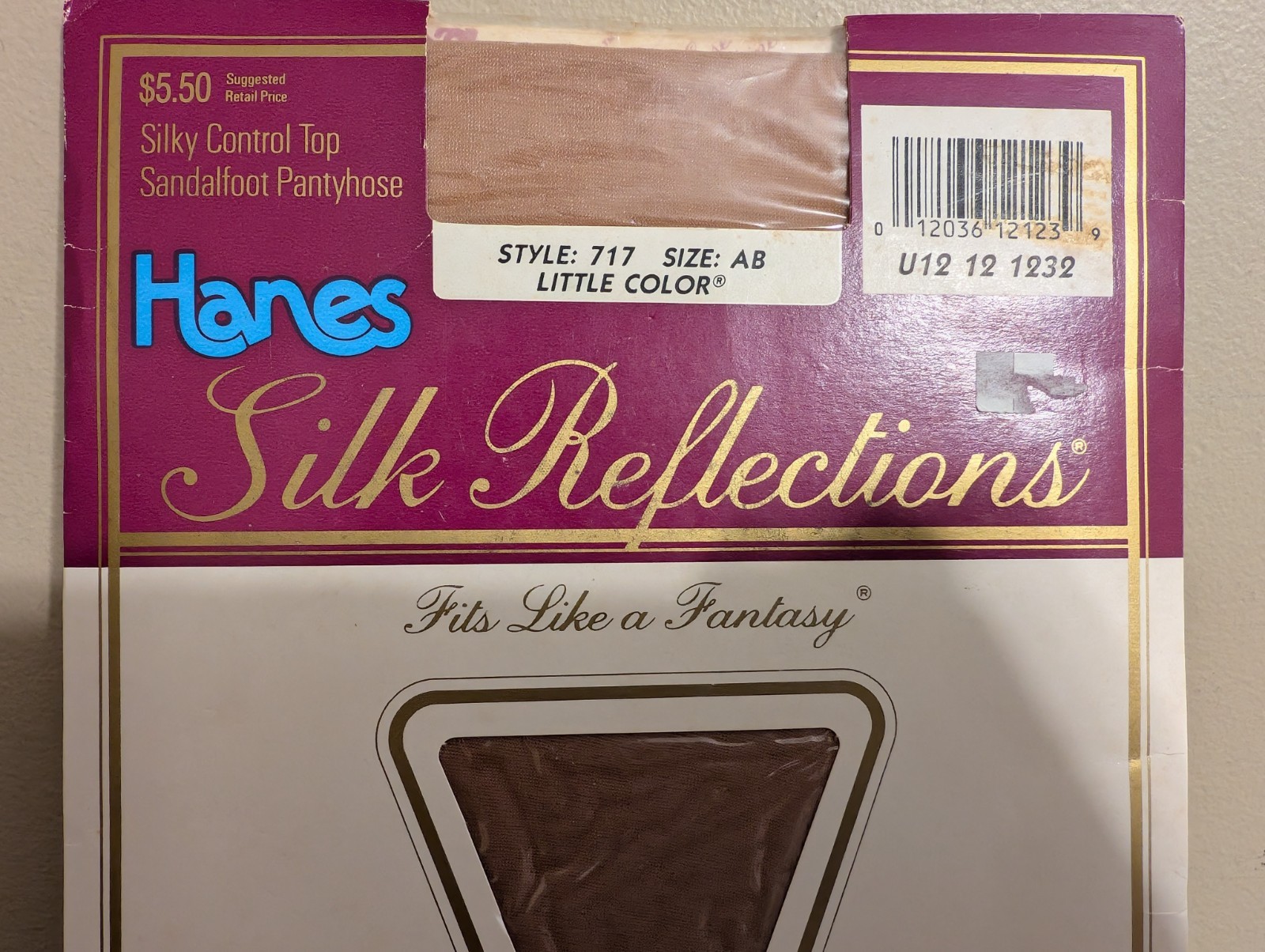 Vtg 2 pr Hanes Silk Reflections FITS LIKE A FANTASY Style 717-AB Different Color
