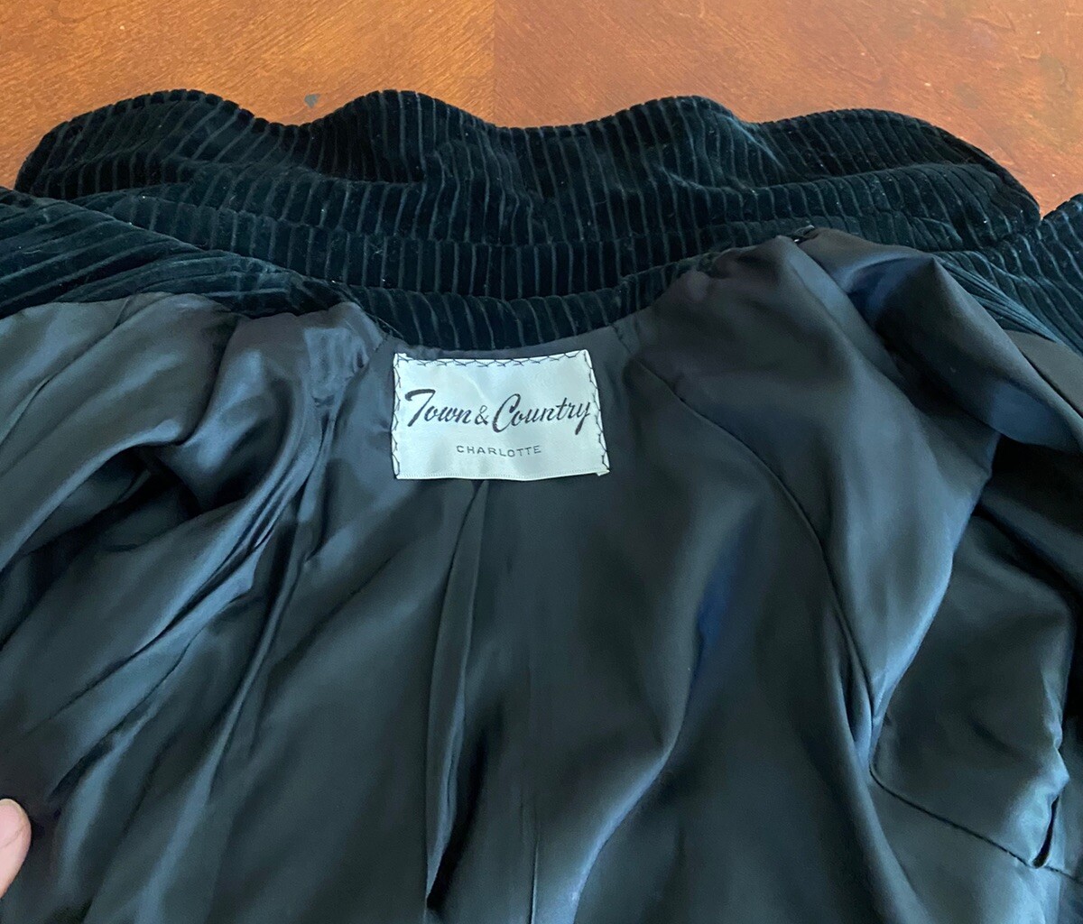 Vintage Long Woman’s Coat .Count Romi LTD.Town And Country.Medium.paint On Insid