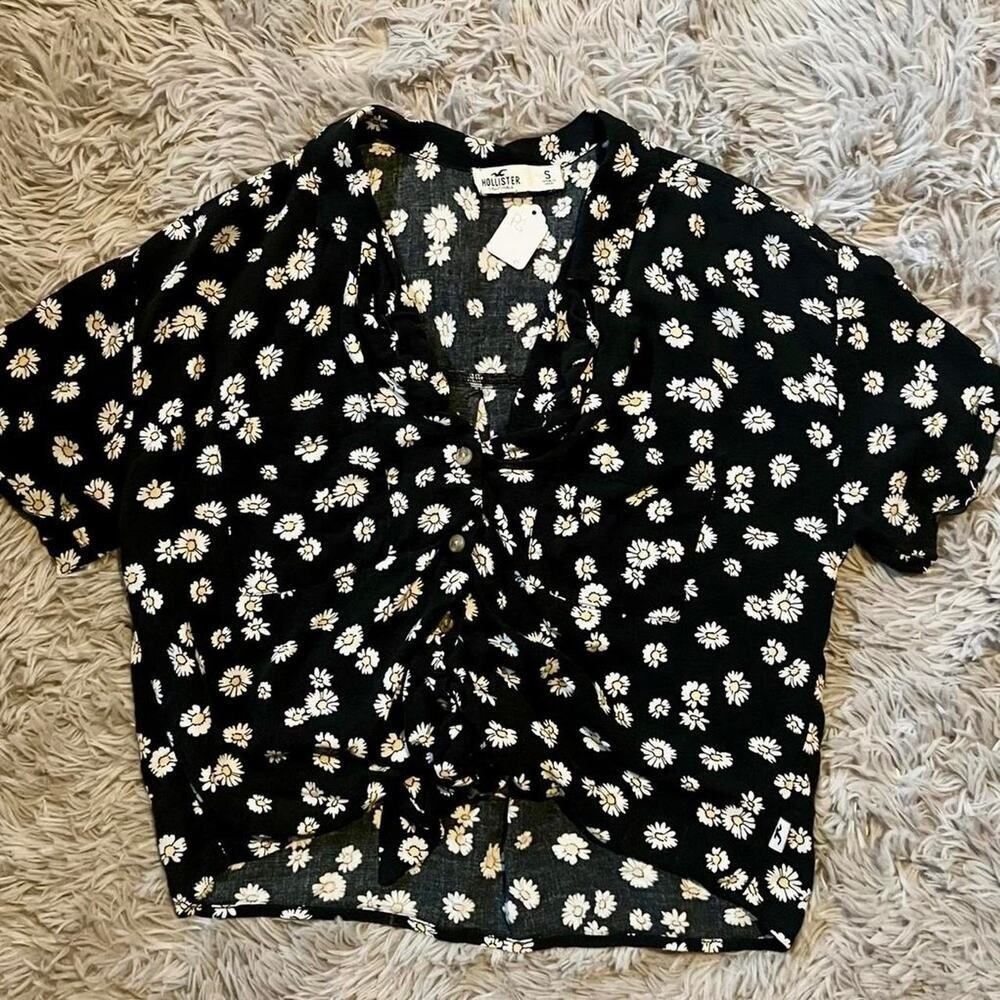 Hollister Floral Whimsygoth Fairy Grunge Preppy Indie Y2K Nostalgic Crop Top