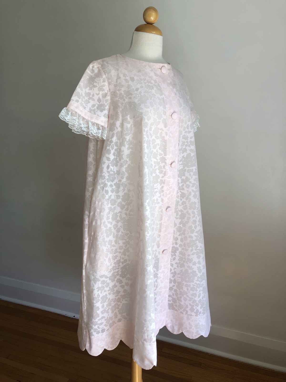 STUNNING VTG NWT EYEFUL By The “Flaums” Pink & White Lace Housedress Nightgown S