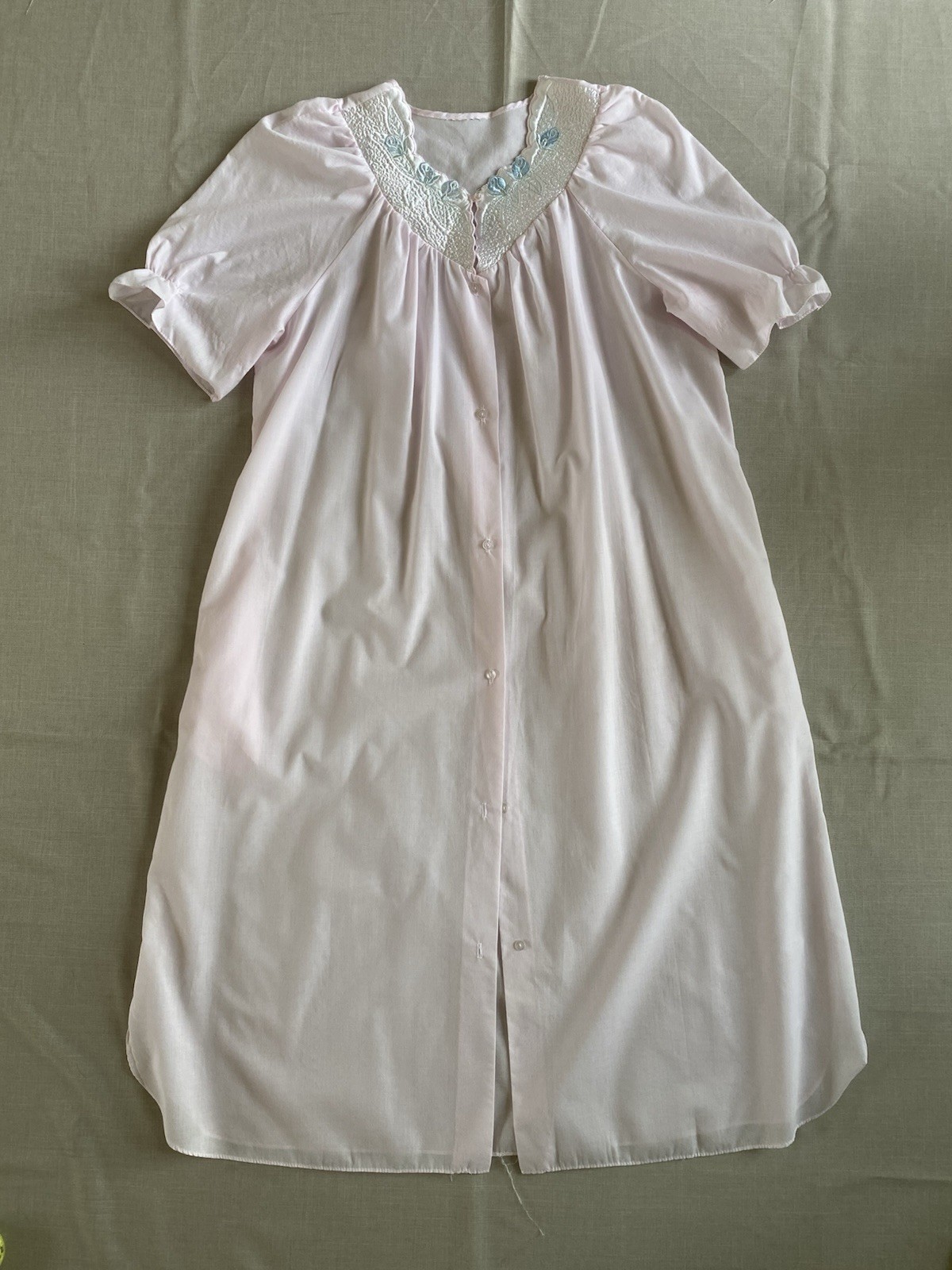 GORGEOUS VTG Pink Cotton Scalloped Embroidered Collar Nightgown Ruffled Sleeves