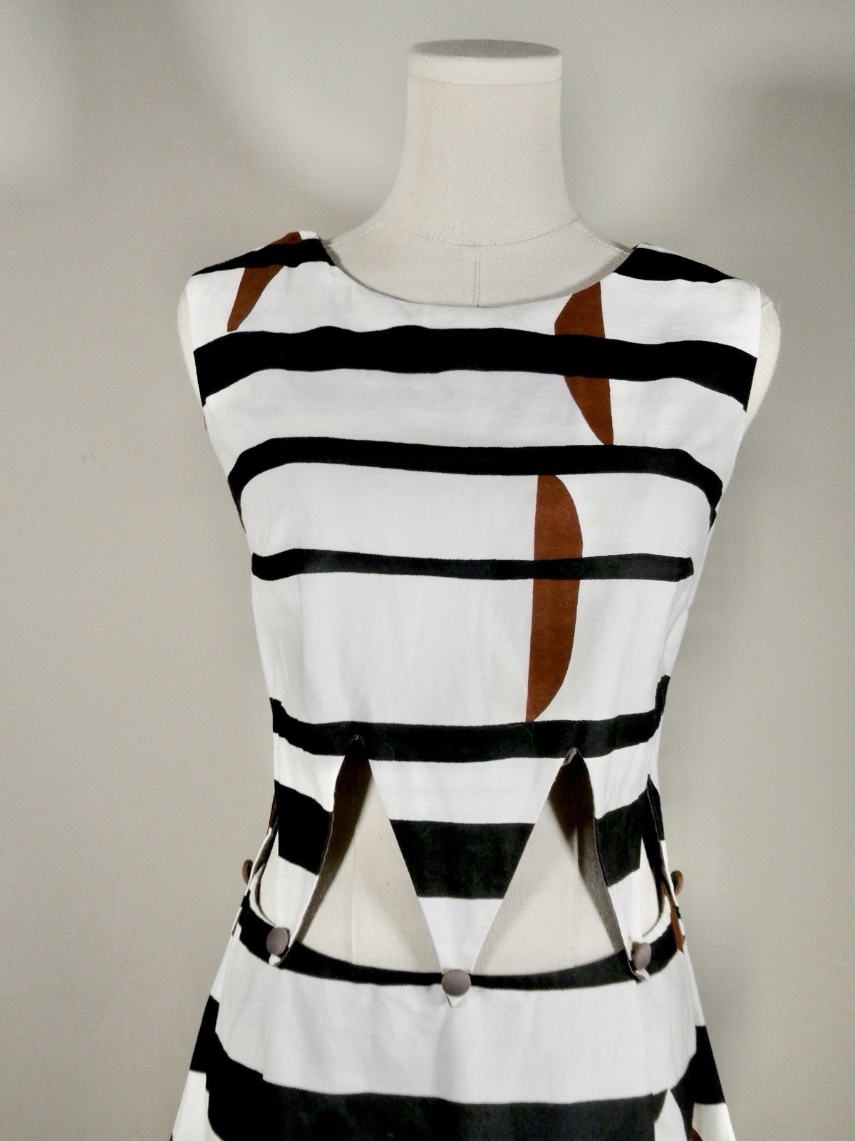 Vintage 1960s Triangle Cutout Dress Op Art Mod Monochrome 60s Medium M Cut Out