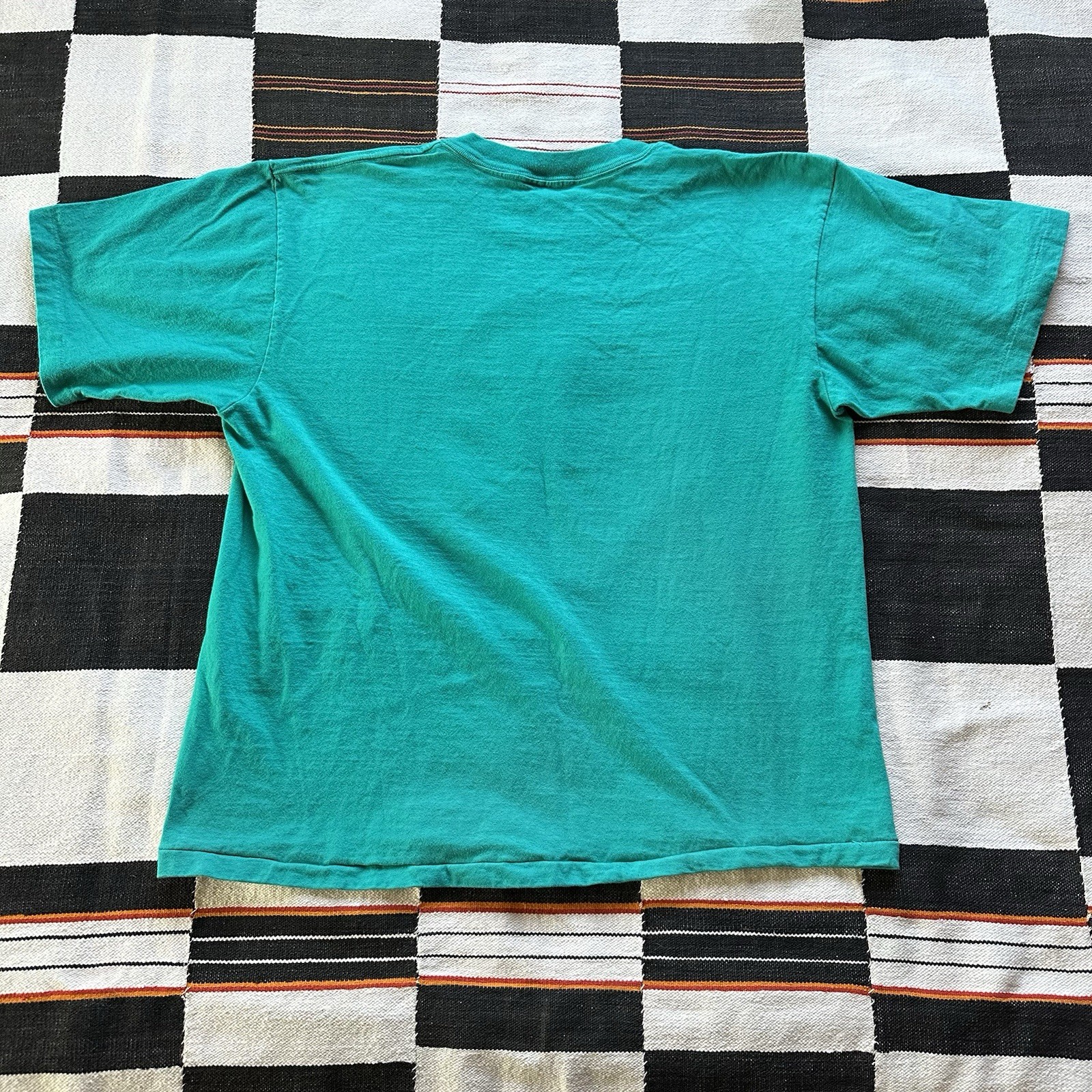 Vintage 80’s Philip Lockard Southwest Pueblo Indian Art Design. Single Stitch. L
