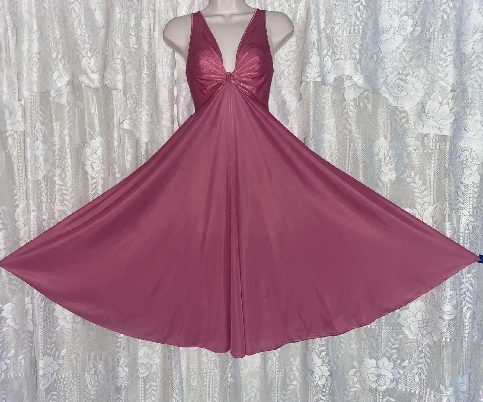VTG NWOT M L OLGA Deep Rose Pink FULL BODYSILK Nylon Mid length Nightgown 9186