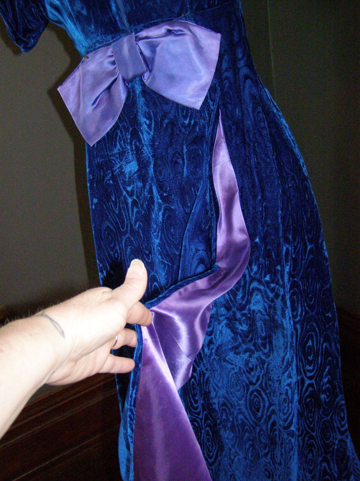 Vintage 60’s royal blue swirl VELVET maxi dress S M BOW back & hair comb regal