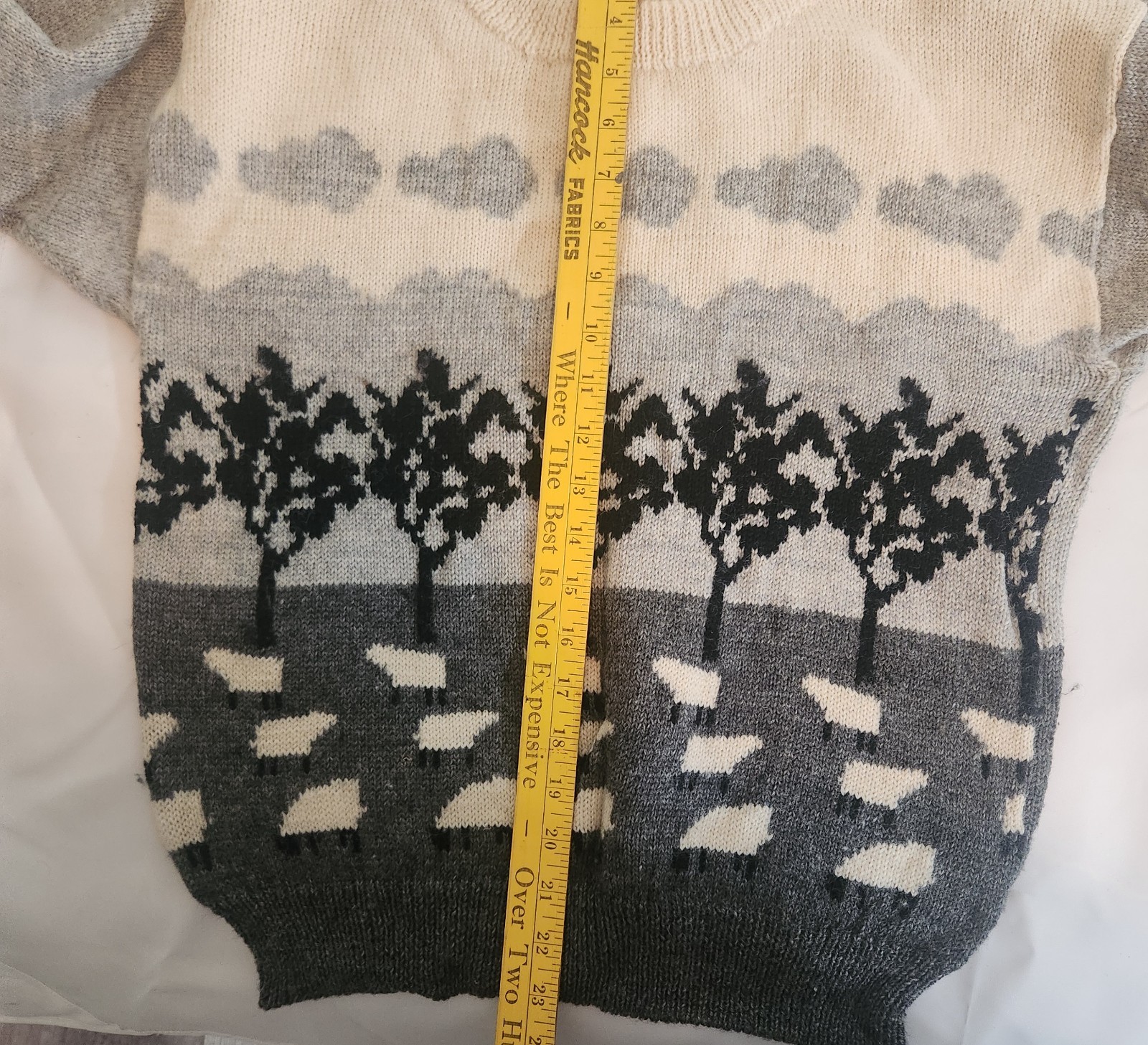 Vintage 70s New Zealand Lamb Sheep Sweater White Black & Gray Wool Women’s Sz M