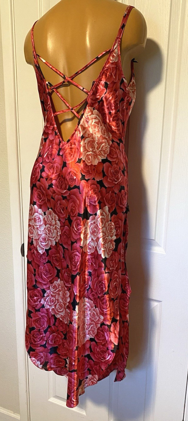 VTG Y2K SABRINA LINGERIE RED FLORAL SATIN W/ STRAPPY LOW BACK NIGHTGOWN SZ M