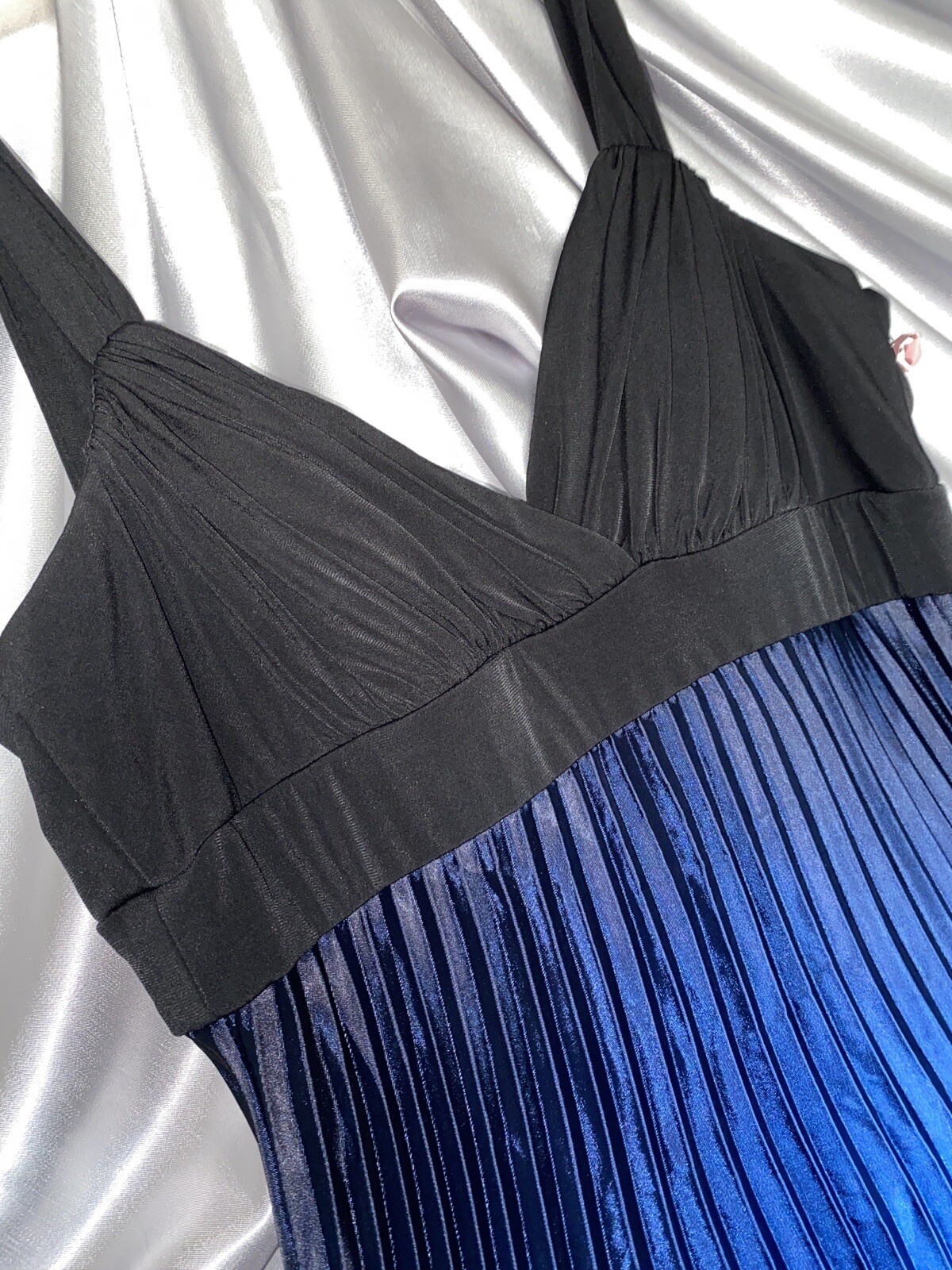 VTG SATIN BLUE OMBRE SHINY CRYSTAL ACCORDIAN PLEAT MAXI FORMAL DRESS 12 FERNELL