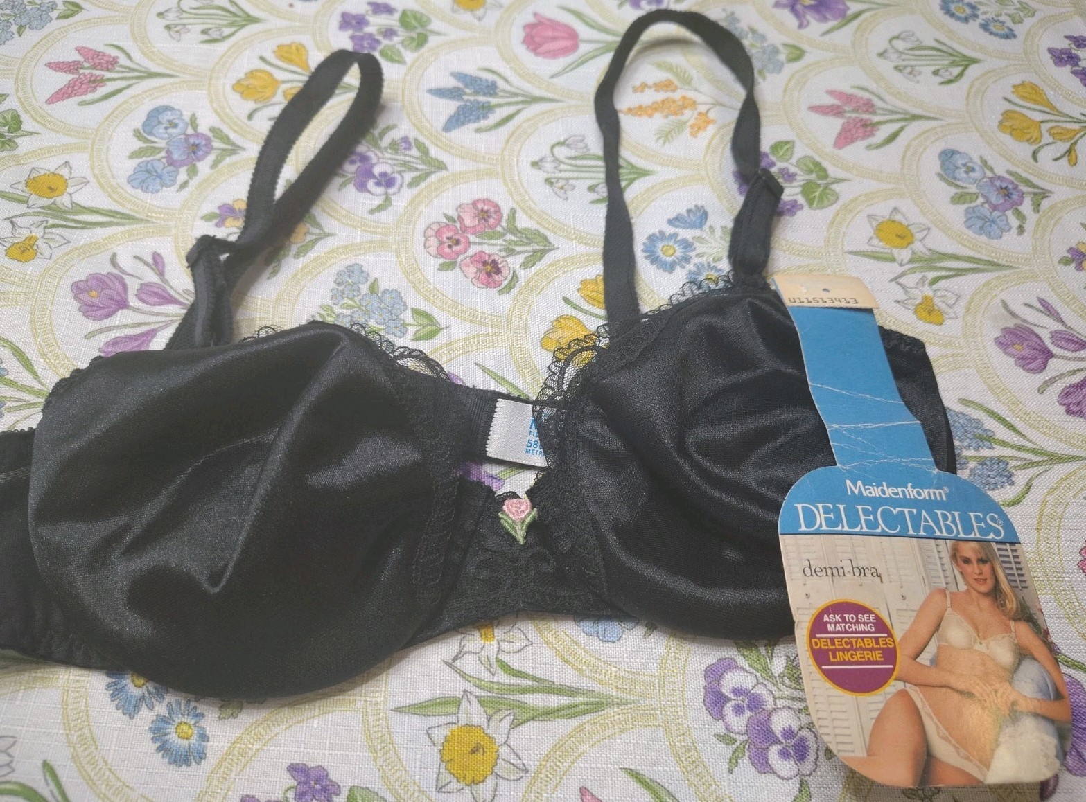 Vintage NWT Maidenform Delectables 5887 Bra – 32B BLACK Made In USA