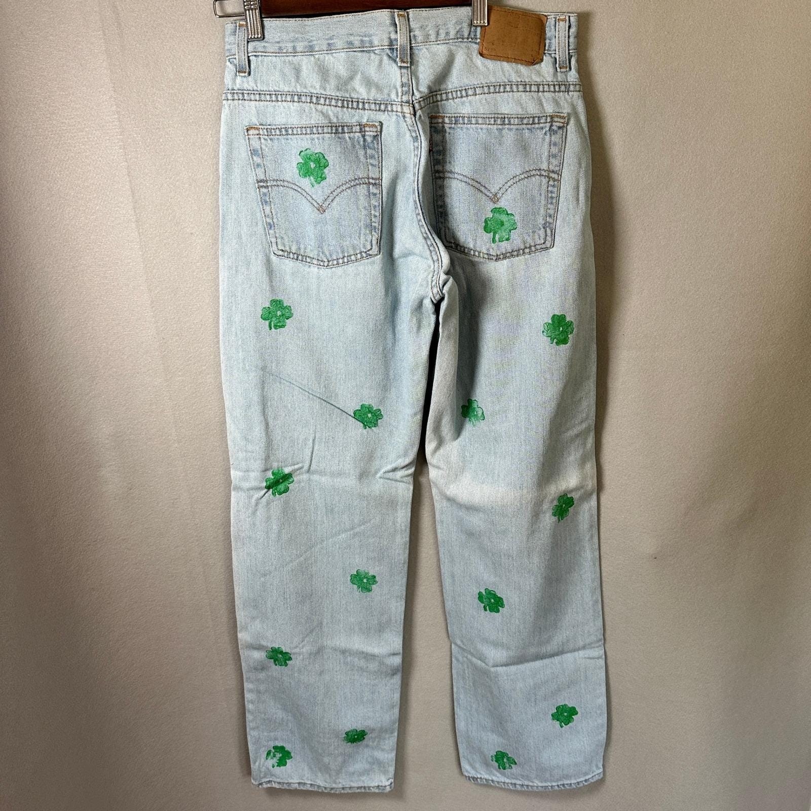 VTG Levis Jeans 577 Womens 10 Light Blue Loose Fit Shamrock Logo’s