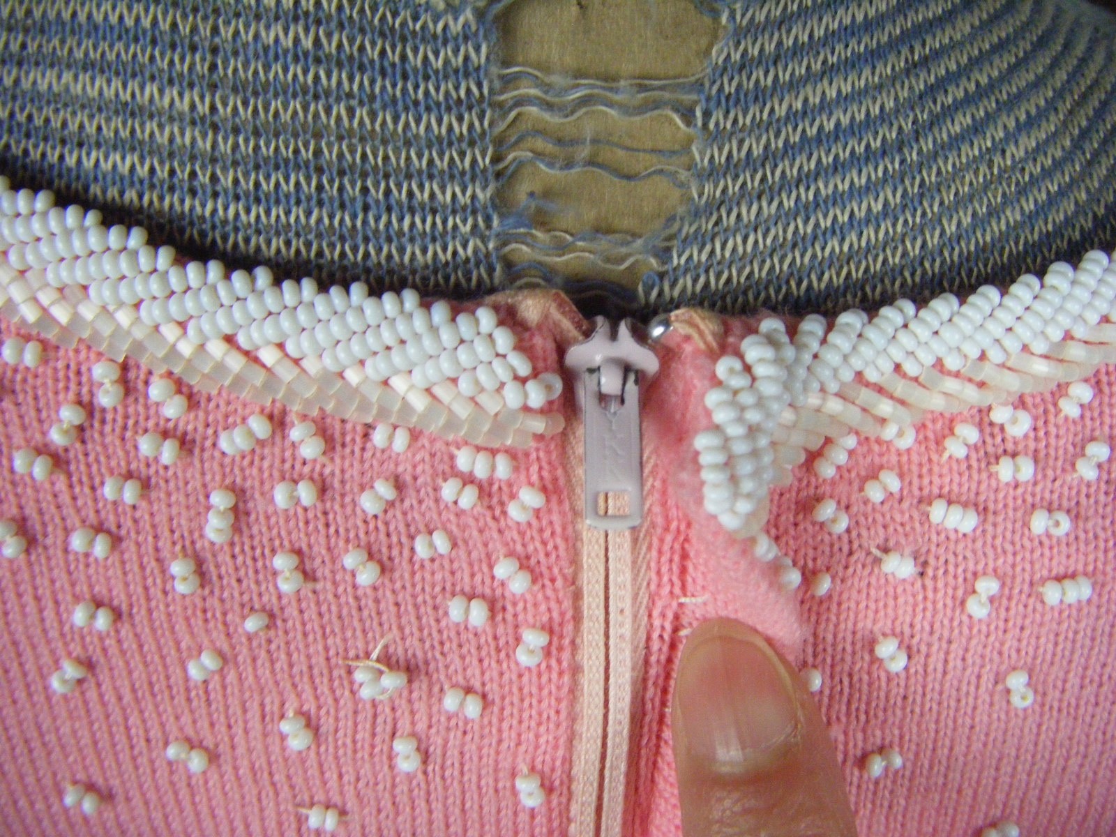 MISS BOUTIQUE CALIFORNIA Vtg 60s Pink Wool Beaded 3 pcs Skirt-Bust 34/Waist 27