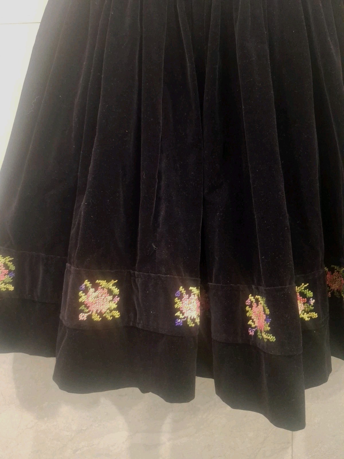 Vintage 1950s, Velvet Hand Embroidered Full Circle Skirt Whimsigoth Cottagecore