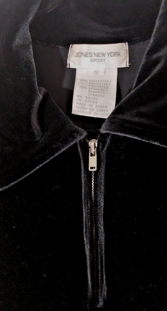 Vintage Womans SM long sleeve long black velvet dress robe Jones New York sport
