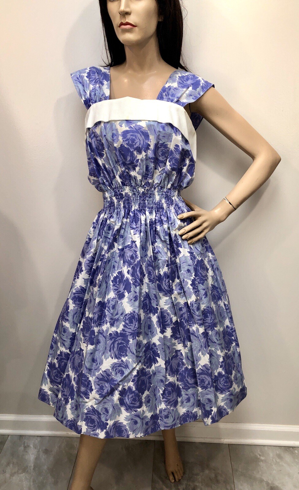 VTG 1950s *BLUE ROSE BLOSSOM All-Over Print CHINTZ SUNDRESS* Wide CINCHED WAIST