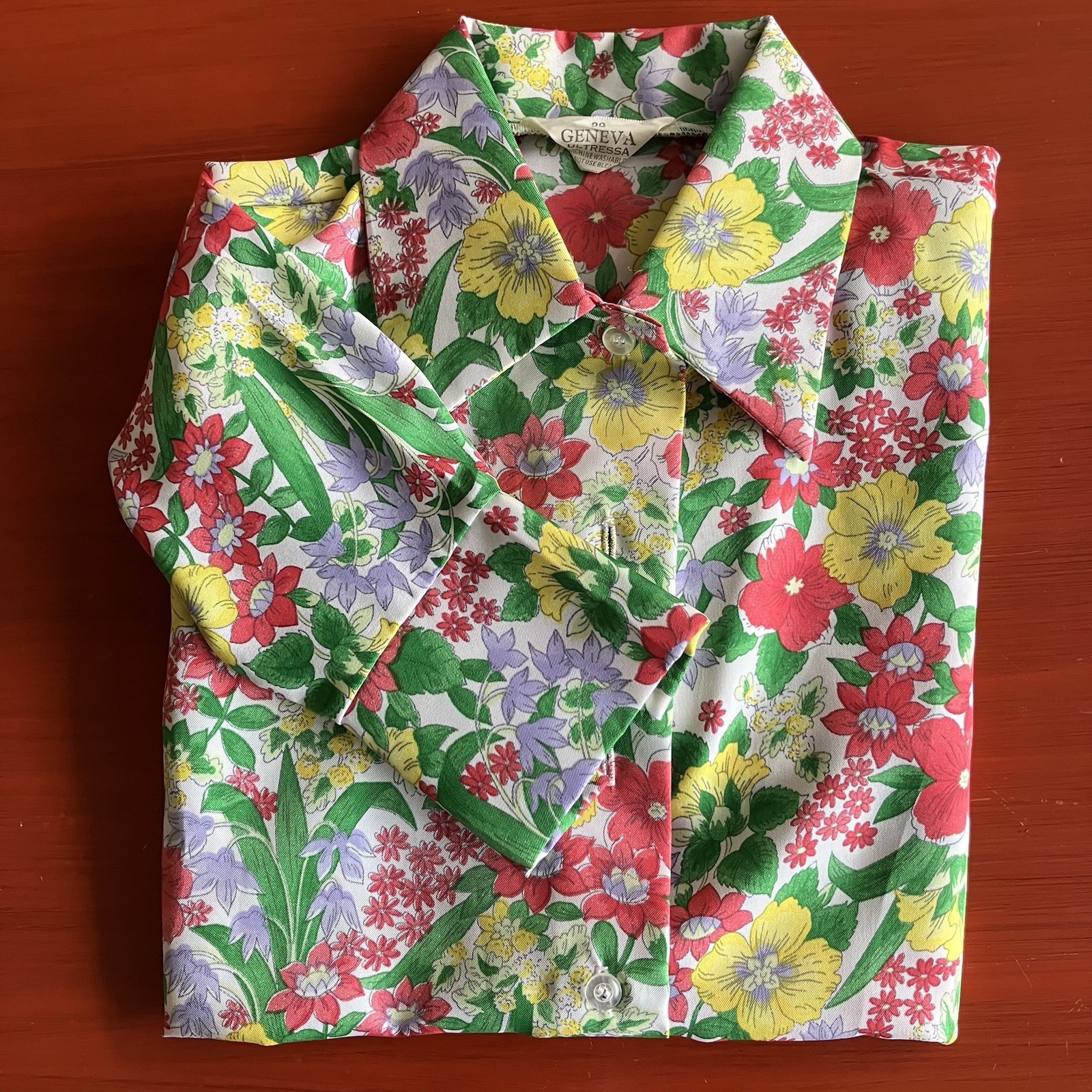 Vintage 60s/70s Mod Floral Button Down Blouse Size Med Women’s Long Sleeve