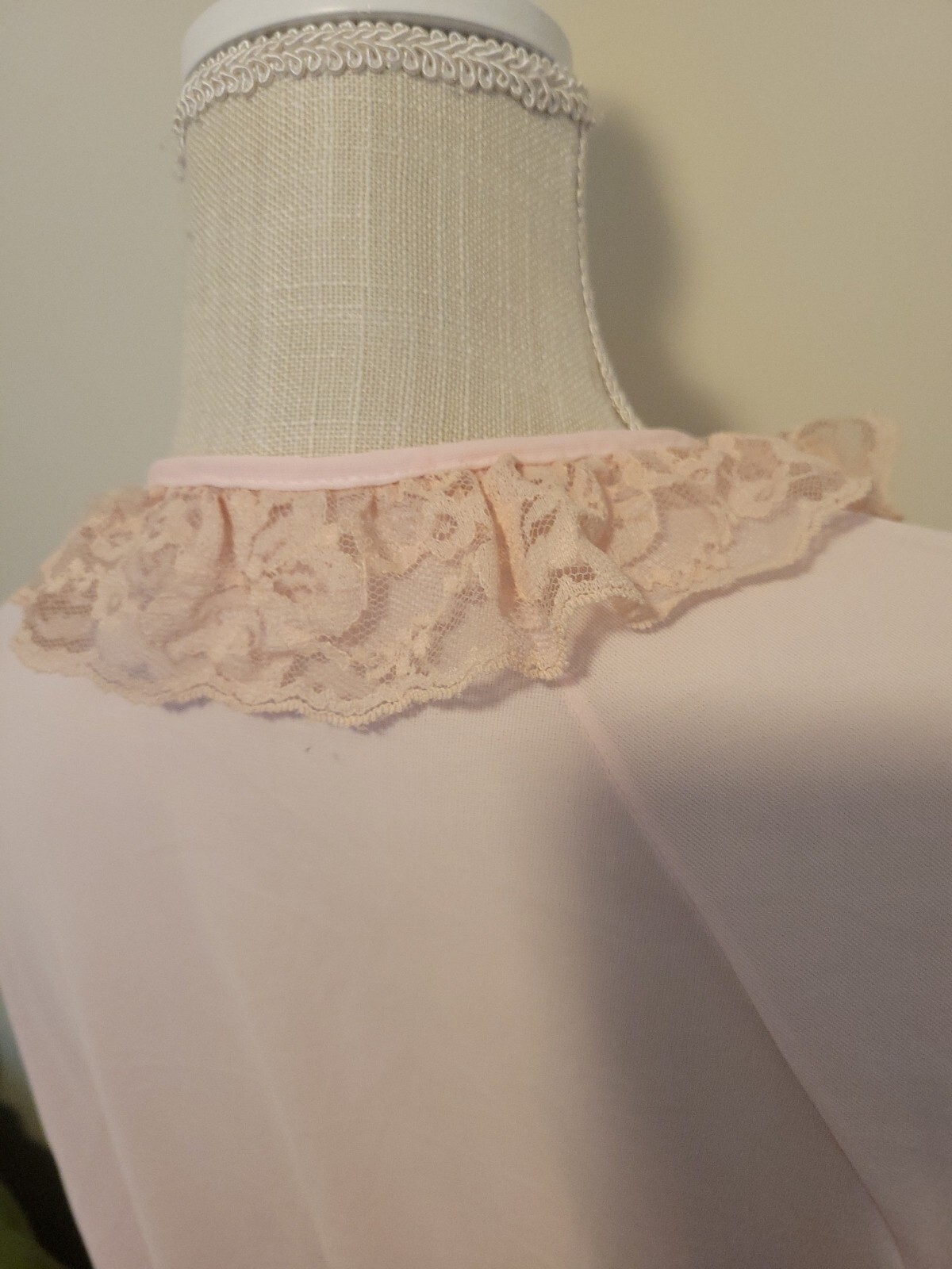 Vintage Roman’s Pink Bed Jacket Lace Trim USA made