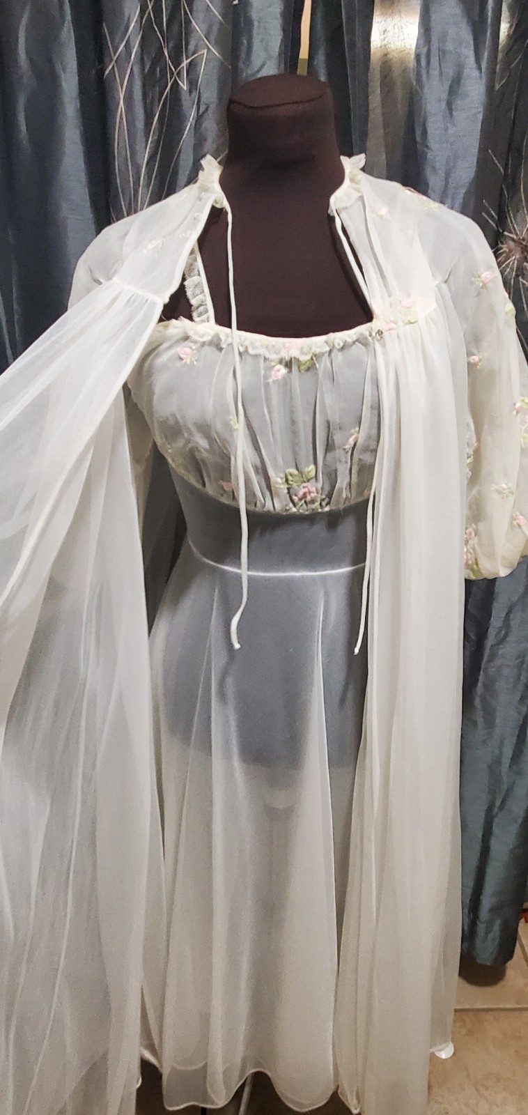 Mid-Century Vintage Lady Leonora 60’s Sheer Lace Nightgown Robe, EUC