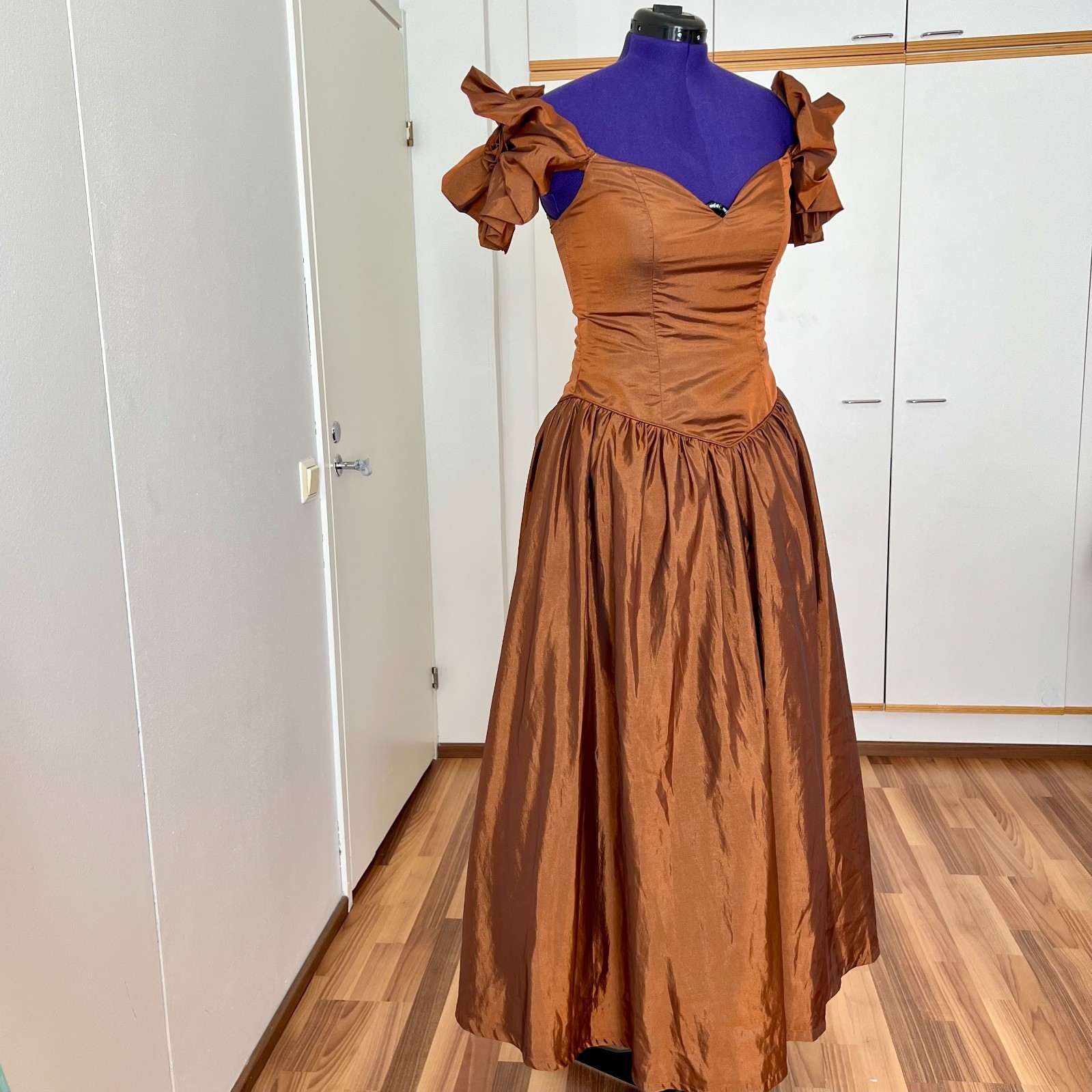 1980s JOHN CHARLES Off Shoulder Cocktail Gown Prom Party Taffeta Gala Evening