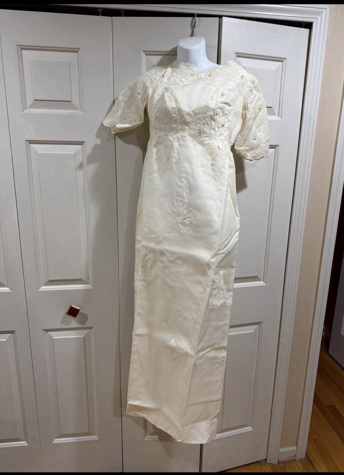 Vintage Alfred Angelo Wedding Gown – Edythe Vincent – Ivory -Train & Headpiece