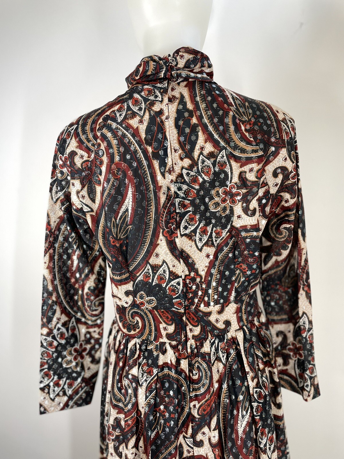 Vintage 1970s Hostess Dress Paisley Metallic Long Maxi 100 Parkhouse SZ M