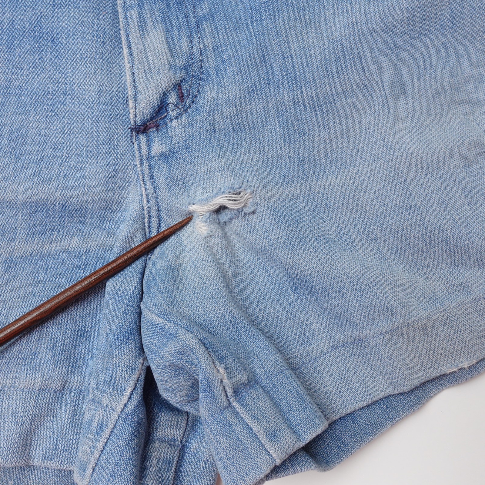 Vintage 70s Wrangler No Fault Denim Jean Shorts Made in USA Size 30 4″ Inseam