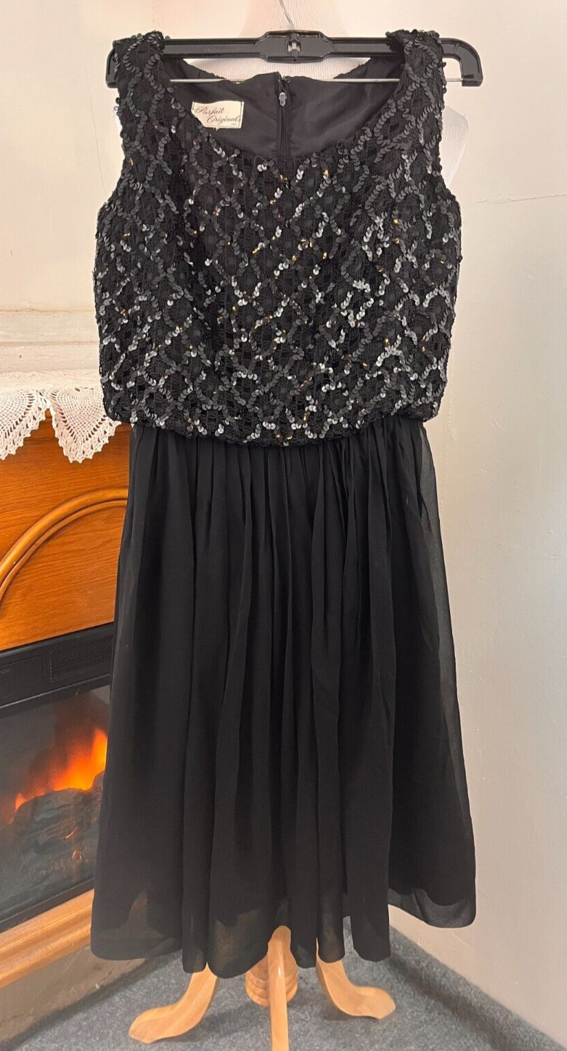 Parfait Originals INC Blk Sequin Bodice Chiffon Over Taffeta Gathered Skirt ~ XS