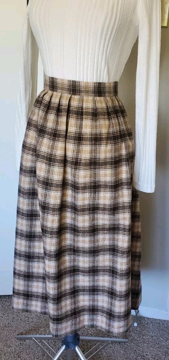 Vintage 1970’s Plaid A-line Skirt, Brown, Elegant, Secretary, Preppy, Button Up