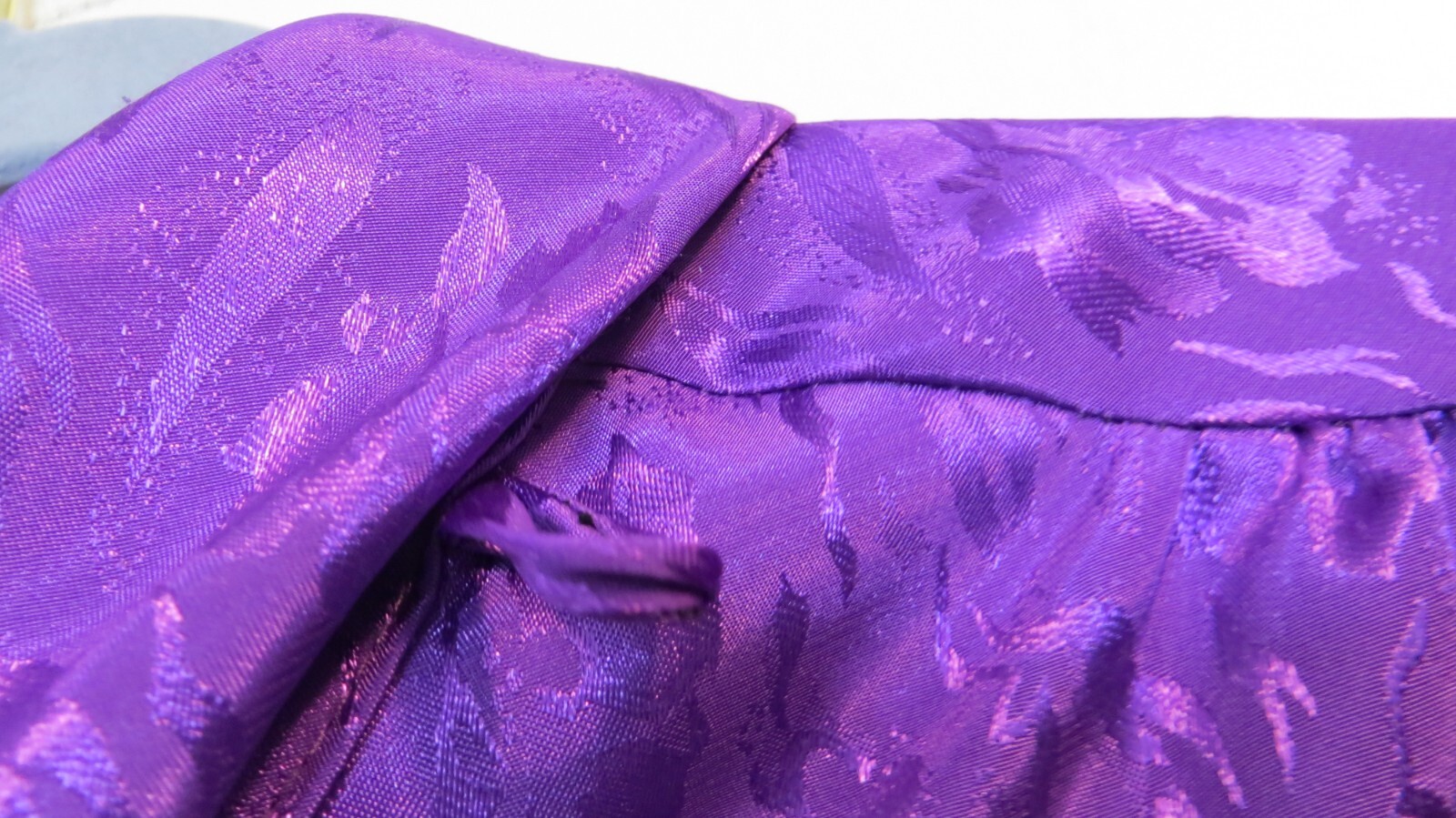 Vintage Lady Caribou Blouse Shirt Women Size 40 XL Button Up Shiny Purple Floral