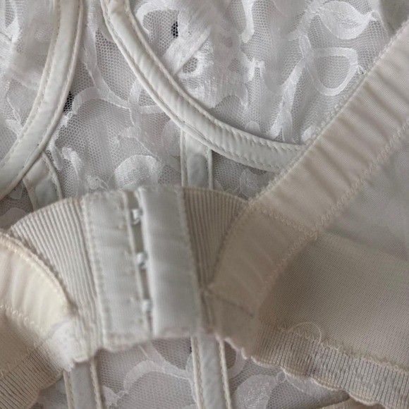 Vintage Gold Label Victoria’s Secret RARE White and cream Lace Corset