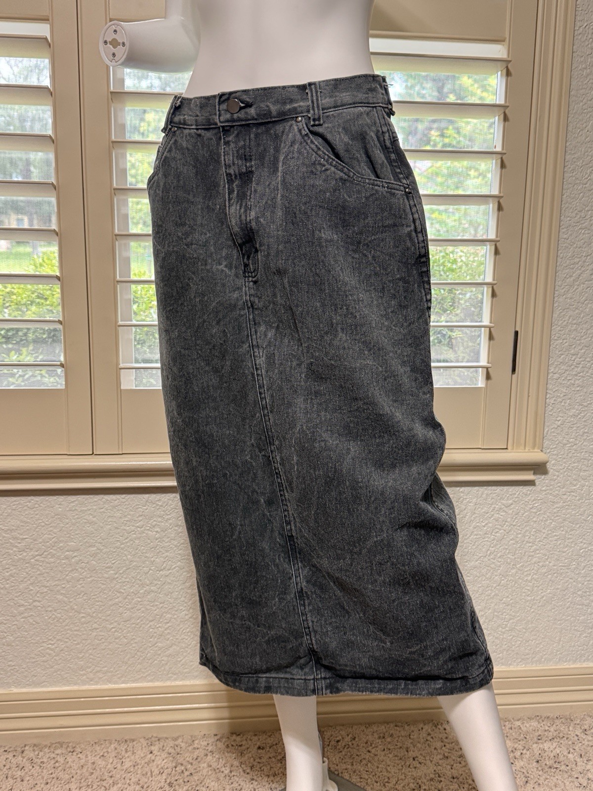 Vintage 80’s Black Denim Stone Washed Straight Skirt Women’s Check Measurements