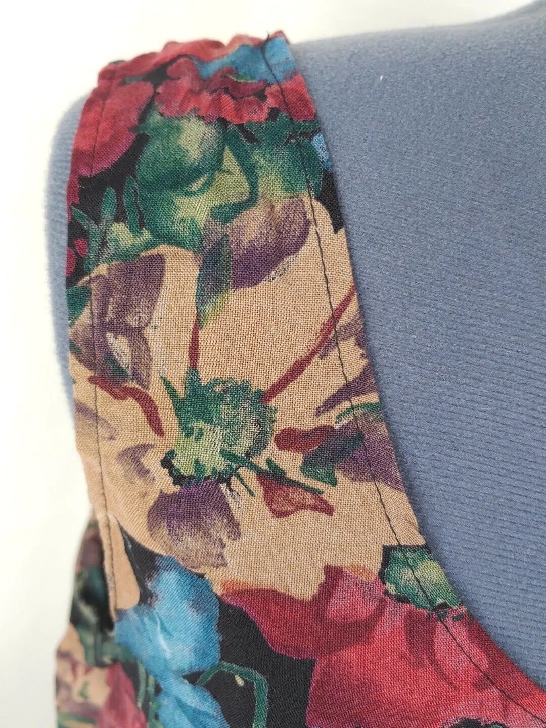 Vintage Wrapper Red/Blue/Tan Floral Tank Top/Sleeveless Top 40″ Bust Sz L?