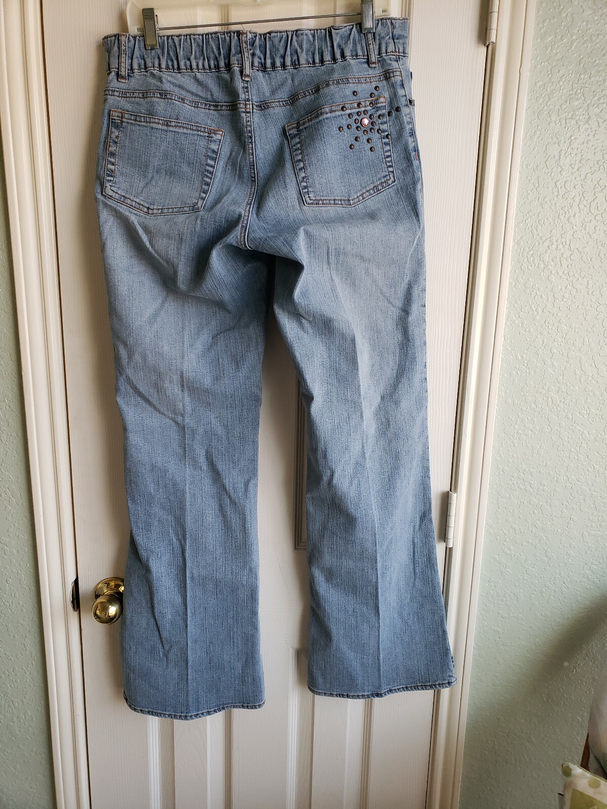 Rare Find: Women’s Vintage Studded 1990’s Women’s Denim Jeans waist 34 inseam 32