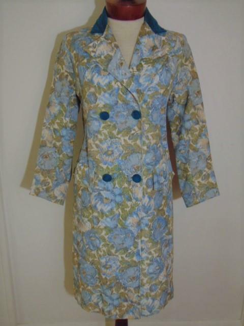 VINTAGE 1960s STORM PLAY DOUBLE BREASTED WATERCOLOR FLORAL ALL WEATHER RAIN COAT