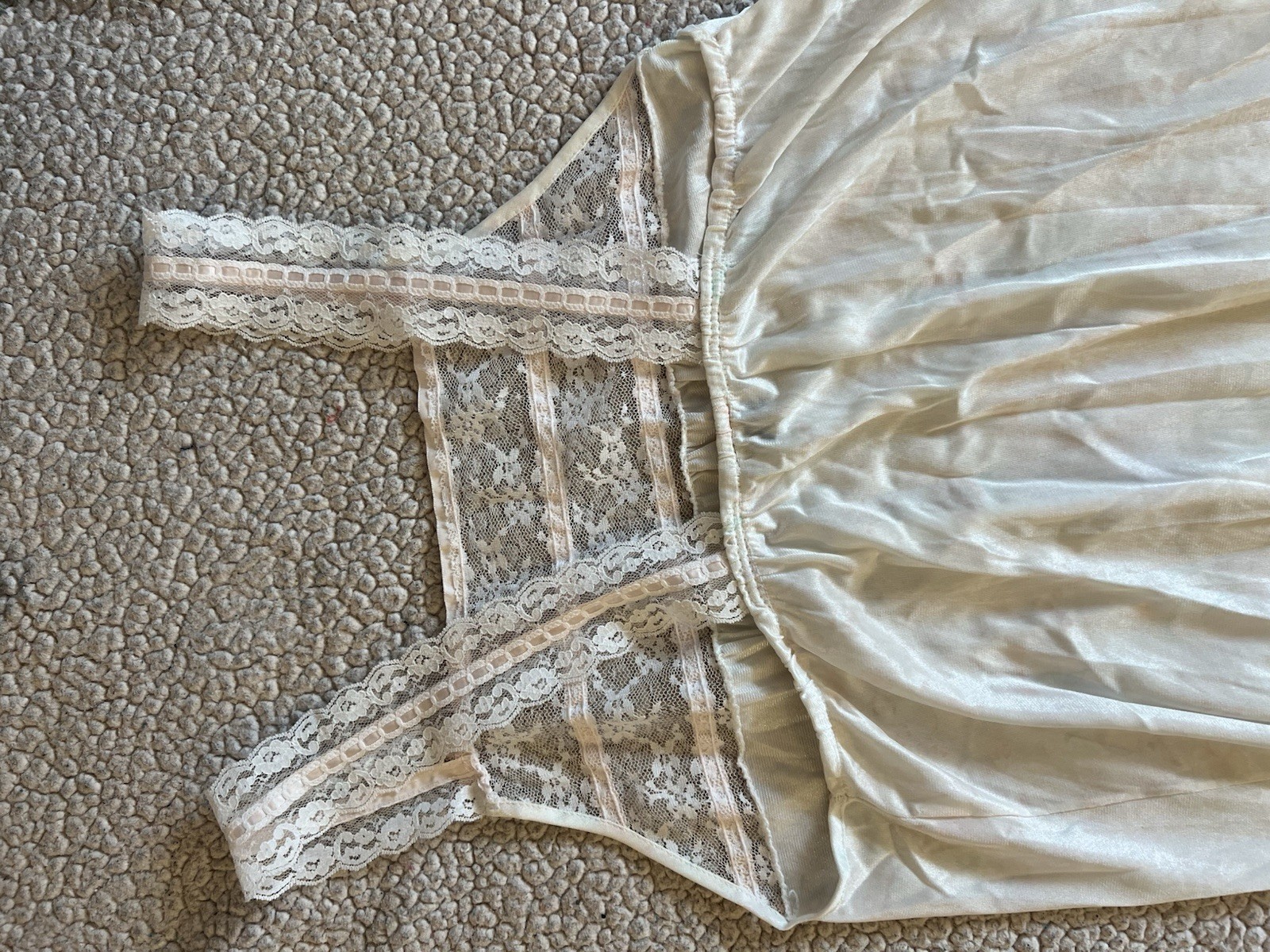 Vintage Soft Moments New York Nightgown Size M White Lace Pink Ribbons Long 1970