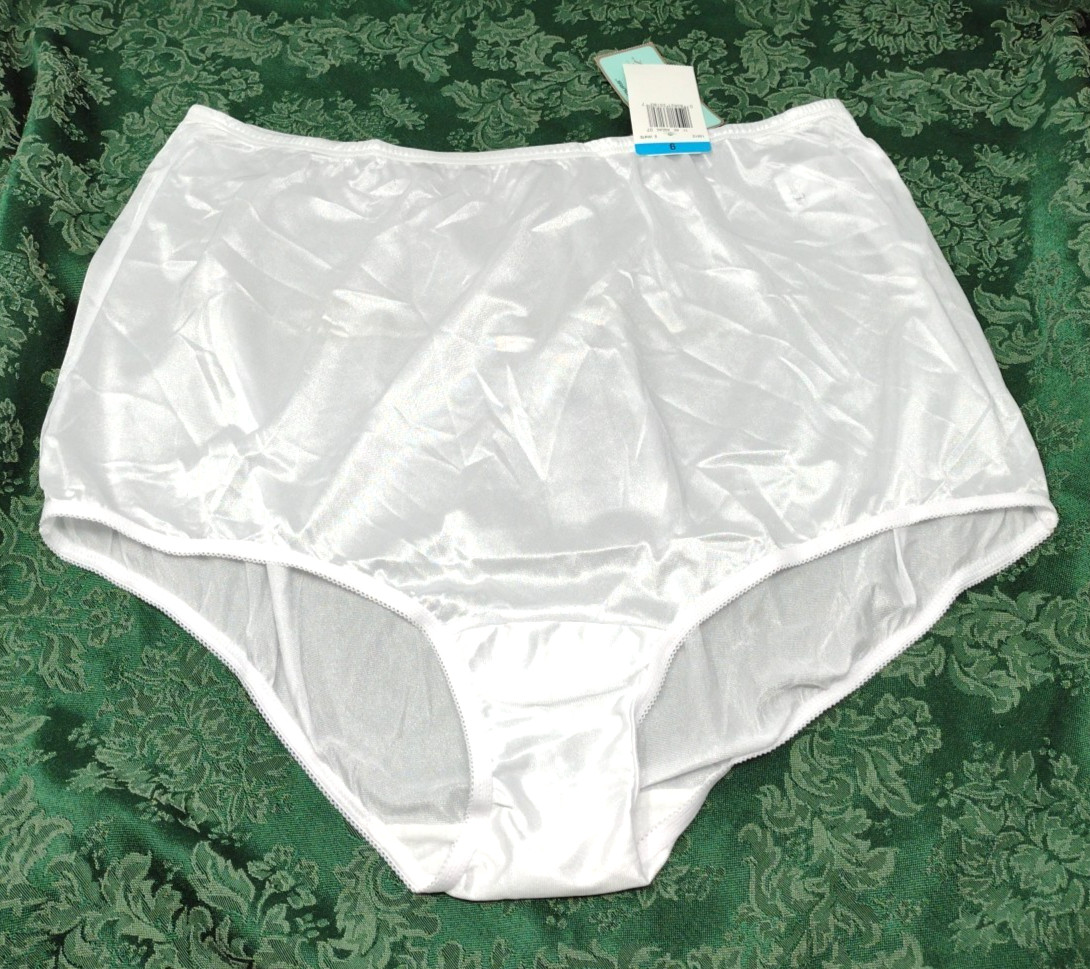 VTG NWT VANITY FAIR Granny Panties Brief Satiny Nylon White Size 9 2XL NEW 15812