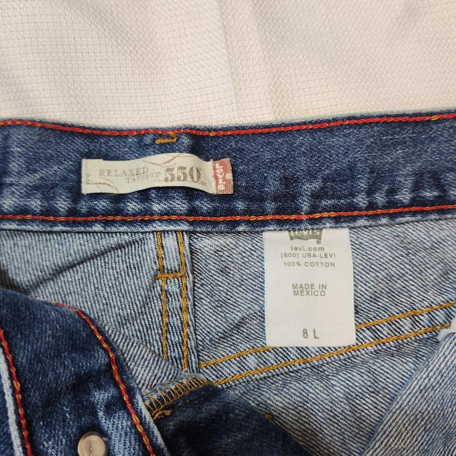 Vintage 2000 Levi’s 550 Women’s Jeans Size 8L Relaxed Tapered Blue Denim